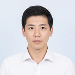 周明 证件照